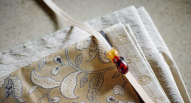 けろりん 新品 単衣 お仕立て上がり 着物 トール 紅花染め紬 6656 単衣 山形県 米沢 新品 紅花染め 真綿縞紬 阿古耶紬 小紋 御仕立上り